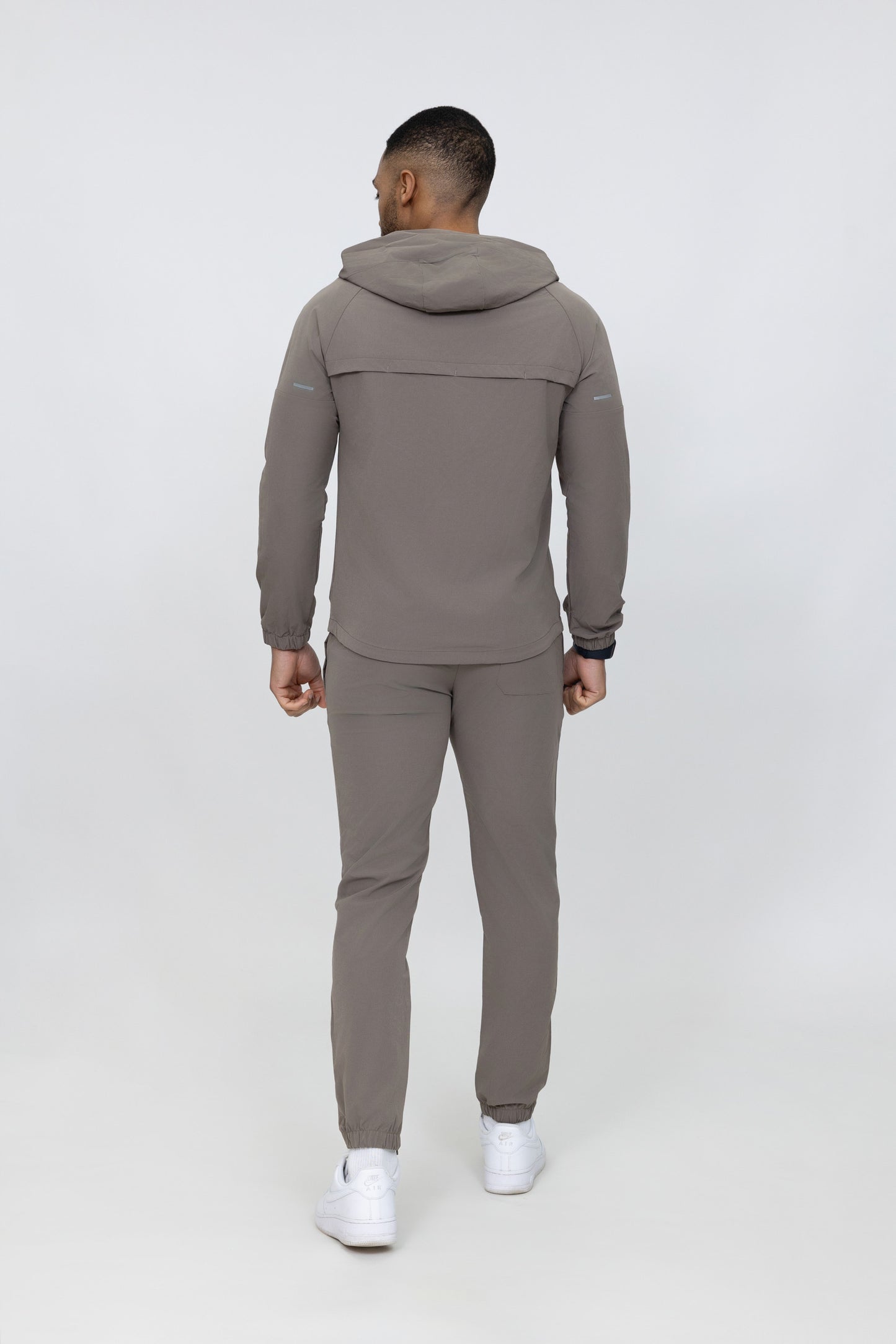 Heren Motion Tracksuit Set Taupe – Slim Fit Performance Pak